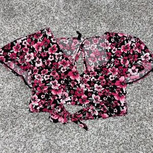 cute dressy floral top.